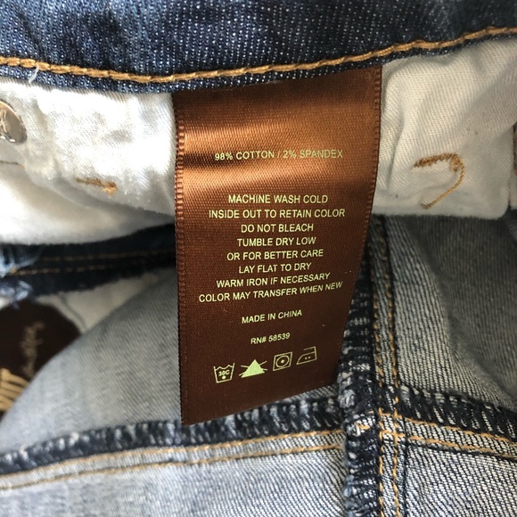 Kut from the Kloth Raw Hem Chrissy Flare Jeans - Picture 5 of 8